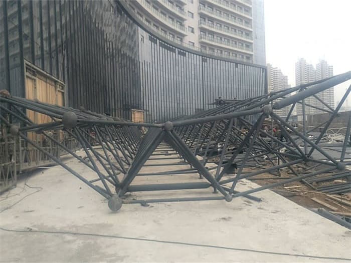 石景山万豪酒店雨棚网架